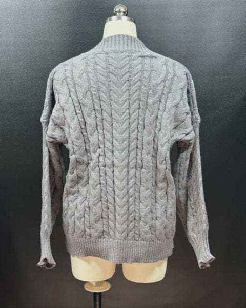 ケーブルニットプルオーバー