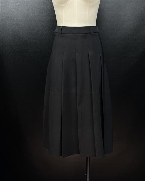 プリーツロングスカート